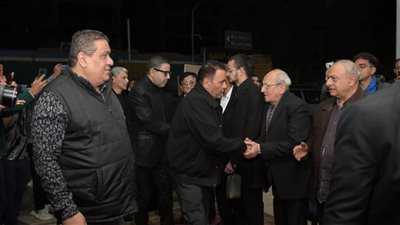 محمد فؤاد وإيهاب توفيق في عزاء الموسيقار حلمي بكر (صور)