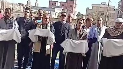5 أكفان و10 ملايين جنيه تنهي سلسال الدم في المنيا (صور)