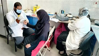 الكشف على 1334 حالة خلال قافلة طبية في بني مزار بالمنيا