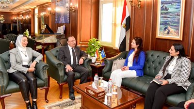 محافظ الإسكندرية يلتقي لينا بلان قنصل فرنسا بمكتبه لهذا السبب