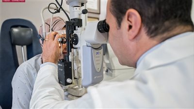 قصة محاولة ابتزاز أشهر طبيب عيون بالإسكندرية بسبب جراحات فاشلة