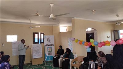 تنظيم الدورات التدريبية بمدينة دراو وبقرى الأعقاب بالمشروع القومى لتنمية الأسرة المصرية
