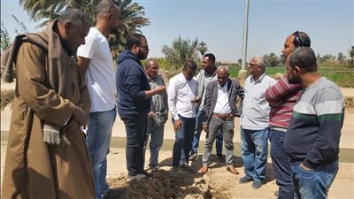 محافظ أسوان يكلف بسرعة تنفيذ الحلول لاستكمال مشروع الصرف الصحى بنجع السلام