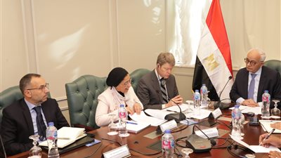 تفاصيل لقاء وزير التعليم ووفد البنك الدولى 