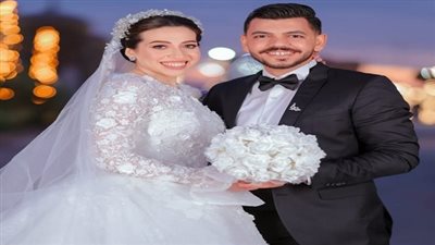 الإعلامي محمد حافظ يهنئ ميرنا أشرف بزفافها على محمد صيام|صور