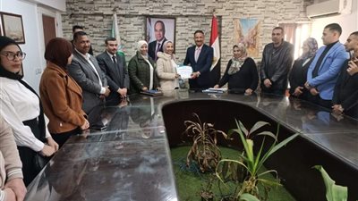 مدير تعليم الجيزة يكريم طلاب التعليم الفندقي المشاركين بمسابقة «أمهر شيف»