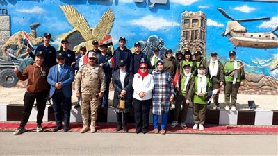 زيارة طلبة تعليم القاهرة لقيادة قوات الصاعقة« أبطال المهام الصعبة».. صور