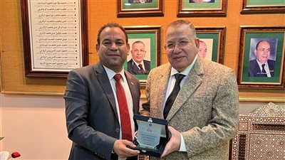 مؤسسة الإعلام والتحول الرقمي تكرم نقيب الأشراف وتشيد بخطة النقابة لرفع مهارات التكنولوجيا