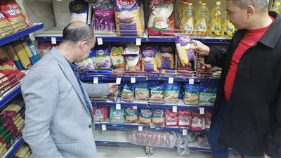 حملات تموينية مكبرة لضبط الأسواق والمخابز البلدى بالمنيا 