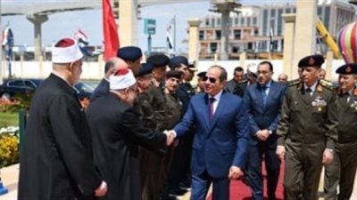 الرئيس السيسي يصل مسجد المشير طنطاوي لأداء صلاة الجمعة