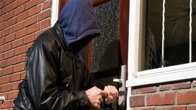 ضبط لص تخصص في سرقة المساكن بأسلوب 