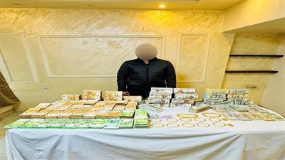 ضبط تاجر النقد الأجنبي بعملات ومشغولات ذهبية بـ90 مليون جنيه في دمياط