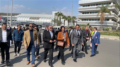 جولة تفقدية لنائبي وزيري الطيران المدنى والسياحة والآثار بمطار القاهرة الدولي لتقييم تجربة السائحين