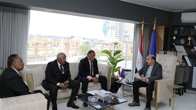 أشرف عطية: مراعاة البانوراما الجمالية لتنفيذ مشروع السور القبلى بنادى أسوان الرياضى