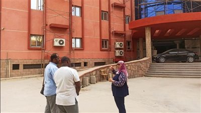 نائب محافظ أسوان تتفقد مستشفى المعلمين بامتداد حى العقاد
