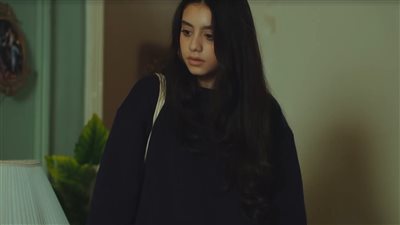 ياسمينا العبد تعاني من والدتها صابرين في مسار إجباري