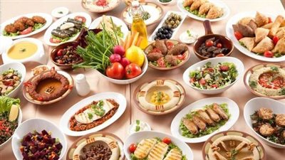 فتوش وسمبوسك.. عادات خاصة يتميز بها الإفطار اللبناني برمضان