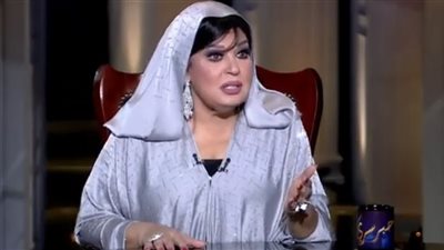 فيفي عبده: أحمد زكي عظيم وأخلاقياته عالية وشغلي معاه نقلني نقلة كبيرة