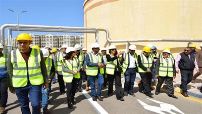 نائب وزير الإسكان وقنصل فرنسا يزوران أكبر محطة معالجة صرف صحي بالإسكندرية 