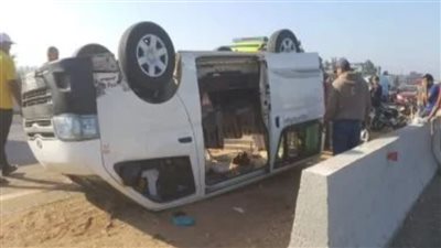 إصابة 6 أشخاص إثر حادث تصادم سيارتين بالجيزة