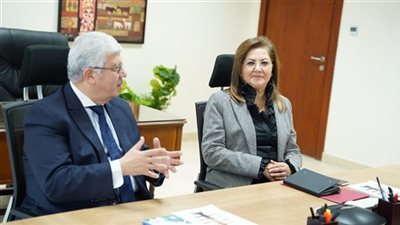 «عاشور» يبحث مع وزيرة التخطيط الخطة الاستثمارية للتعليم العالي للعام المالي 2024-2025