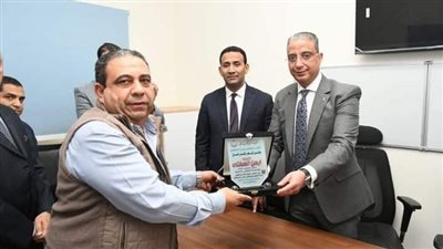 بالصور.. محافظ الفيوم يفتتح وحدة الغسيل الكلوي بمستشفى سنورس المركزي 