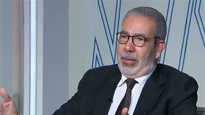 مدحت العدل: الفنانين بيتخانقوا دلوقتي عشان الترند