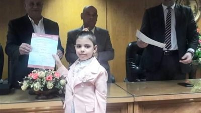 ناصر شعبان يكرم الطلاب الفائزين فى مسابقة ابن سينا بالدقهلية (صور)