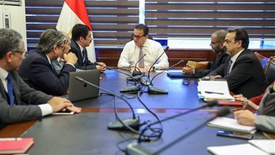 وزير الصحة يستقبل ممثلي الجمعية المصرية لجراحة الأوعية الدموية والتداخلية لبحث سبل التعاون