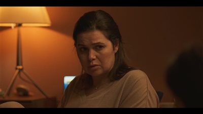 صلة رحم الحلقة العاشرة.. يسرا اللوزي تقع في فخ الإدمان