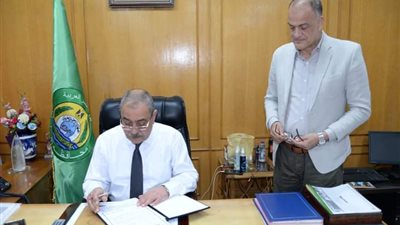 محافظ الإسماعيلية يعتمد جداول امتحانات الفصل الدراسي الثاني لصفوف النقل والشهادة الإعدادية 