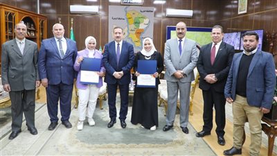 بمسابقة فني مبتكر.. محافظ المنوفية يكرم الطالبتان الفائزتان بالمركز الثاني على مستوى الجمهورية