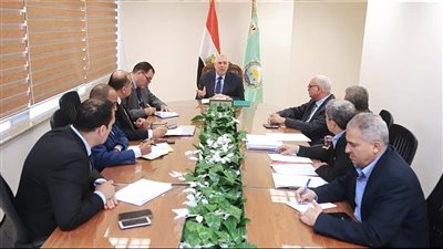 اجتماع هام لوزير الزراعة بشأن منظومة كارت الفلاح والتحول الرقمي في التقاوي