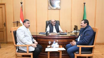 محافظ الفيوم: تشديد الحملات الرقابية على محطات الوقود ومواقف السيرفيس 