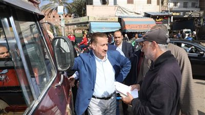 تفاصيل الجولة الميدانية لمحافظ المنوفية بمواقف سيارات الأجرة لمراقبة الالتزام بالتعريف الجديدة 