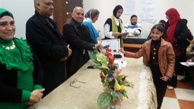 وكيل «تعليم مطروح» يكرم فريق كورال المديرية وتوجيه التربية الموسيقية(صور)