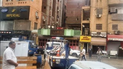 رئيس مدينة أسوان يقود حملة مكبرة لإزالة تعديات «الباعة الجائلين»