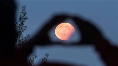 معهد البحوث الفلكية: حدوث كسوف ظلي للقمر في هذا الموعد