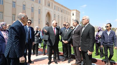 وزير التربية والتعليم يتفقد جاهزية مدرسة الجمهورية الجديدة الرسمية الدولية «IPS»