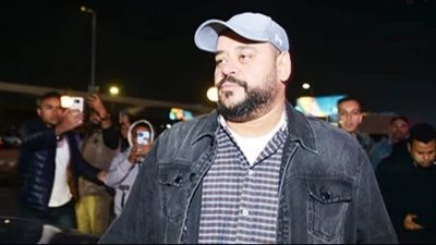 محمد ممدوح وهالة سرحان وهاني البحيري في عزاء والدة رانيا فريد شوقي (صور)