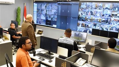 محافظ أسوان: انتظام العمل بمحطات الوقود ومواقف السيارات وفقا للتعريفة الجديدة 