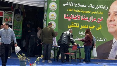 بعد الإقبال الكبير.. الزراعة تضخ كميات كبيرة من السلع بمعرض خير مزارعنا لأهالينا 