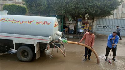 بعد موجة الطقس السيئ.. طوارئ بمدن ومراكز الغربية لرفع تجمعات مياه الأمطار 