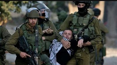 إعلام إسرائيلي: إقرار مقترح أمريكي يرفع عدد الأسرى الفلسطينيين المفرج عنهم إلى 700 بدلا من 400 أسير 