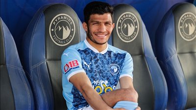 بيراميدز يعلن تجديد تعاقد إسلام عيسى