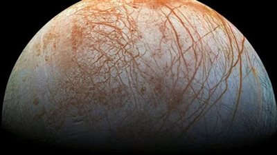 علماء يؤكدون إمكانية العثور على آثار كائنات فضائية في حبات الجليد