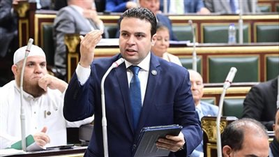 طلب إحاطة بالبرلمان بشأن منع بعض طلبة كلية تجارة من أداء الامتحانات 