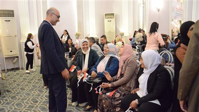 «أنت الملكة».. احتفالية تكريم مئات الأمهات بالجيزة (صور)