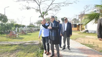 جولةلمحافظ الغربية لمتابعةتطوير حديقة ومنافذ البيع ببسيون