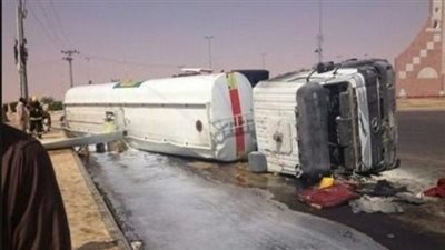 تفاصيل انقلاب سيارة نقل محملة مازوت قادمة من أسيوط إلى سوهاج